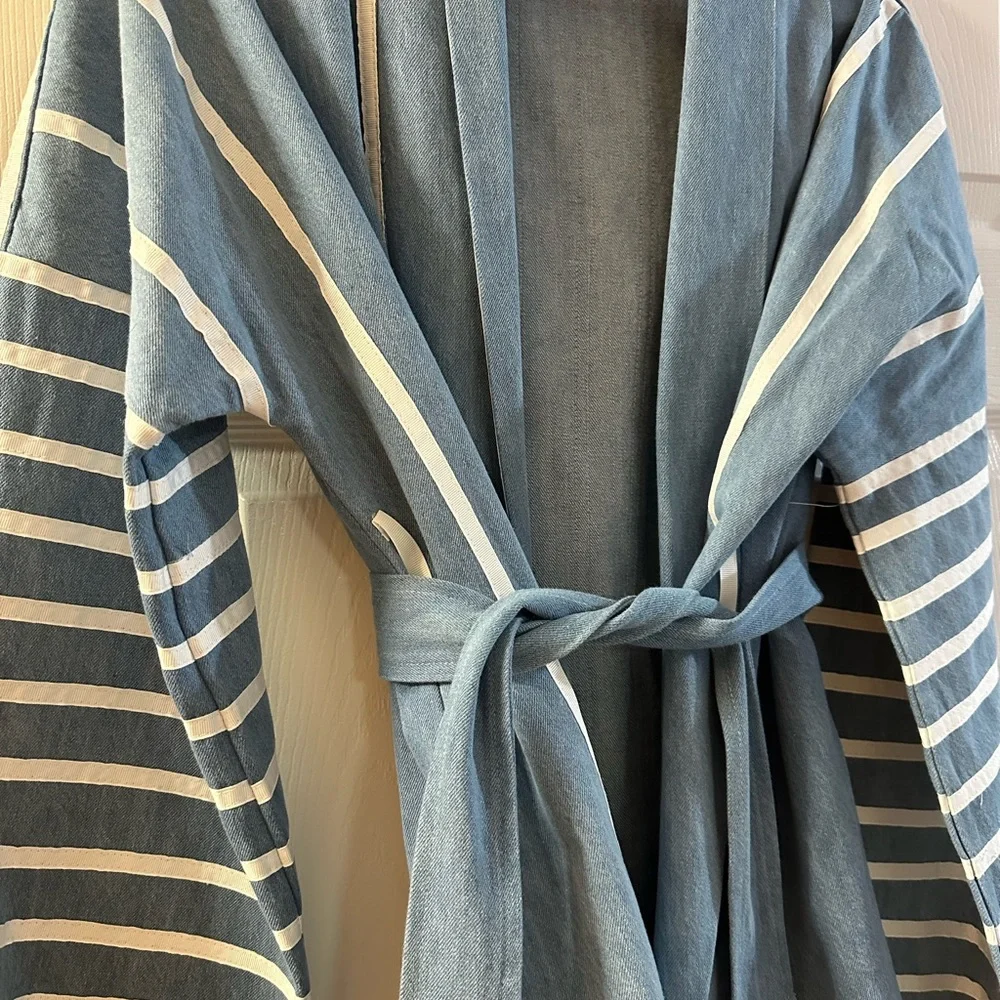 AKIRA Blue and White Striped Cape - Picture 2 of 5